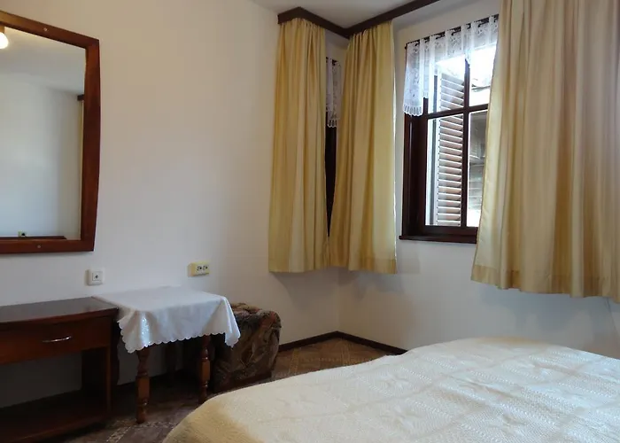 Anita Несебър