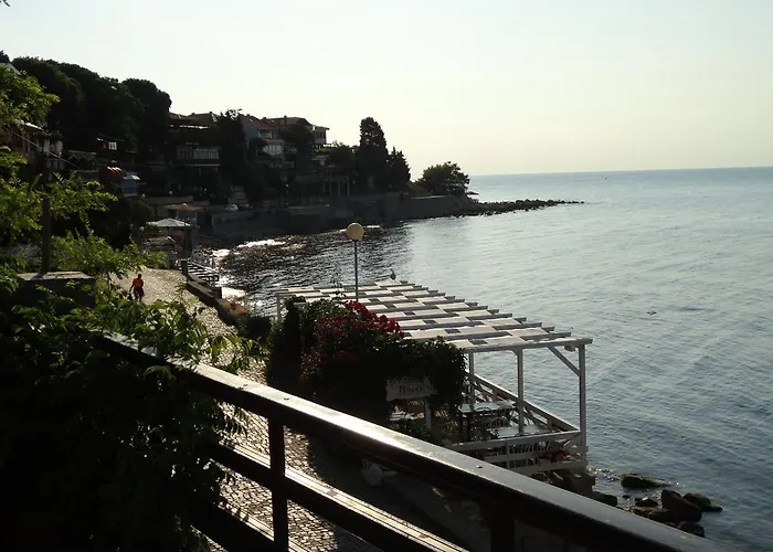 Anita Несебър